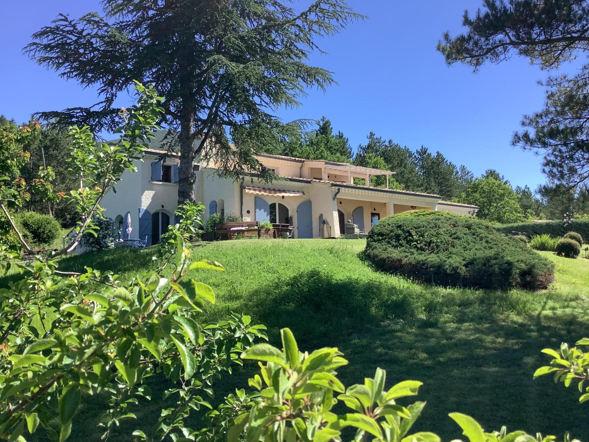 Le Cheval Blanc Bed & Breakfast แซร์ ภายนอก รูปภาพ