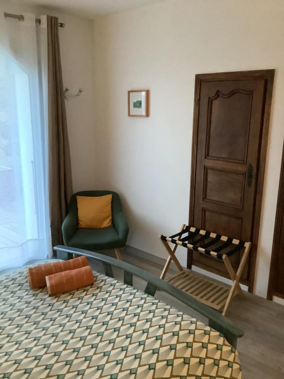 Le Cheval Blanc Bed & Breakfast แซร์ ภายนอก รูปภาพ